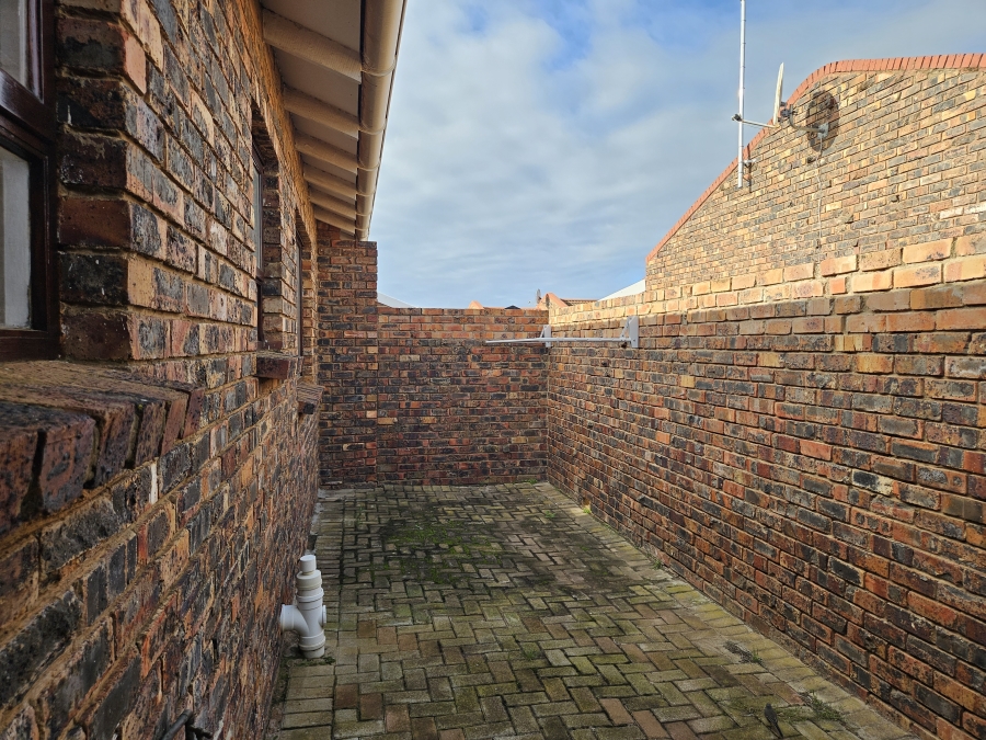 2 Bedroom Property for Sale in C Place Eastern Cape
